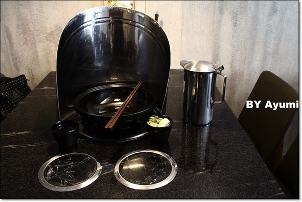 享石石頭火鍋-伊通店：［食記］享石．石頭火鍋～一個人也能有趣的吃火鍋，先炒再煮、美味加倍、近捷運松江南京站！！！