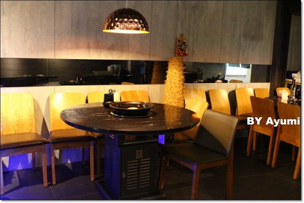 享石石頭火鍋-伊通店：［食記］享石．石頭火鍋～一個人也能有趣的吃火鍋，先炒再煮、美味加倍、近捷運松江南京站！！！