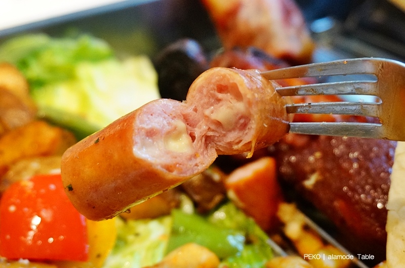 東區美食.alamode Table.大份量美食.東區聚餐餐廳.大盤子分享餐.就是愛吃肉分享餐.大盤子餐廳.國父紀念館美食.alamode Table菜單.