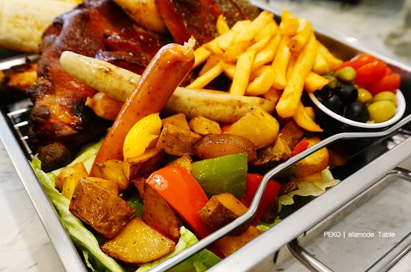 東區美食.alamode Table.大份量美食.東區聚餐餐廳.大盤子分享餐.就是愛吃肉分享餐.大盤子餐廳.國父紀念館美食.alamode Table菜單.