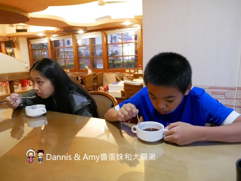 《新竹湖口工業區美食》精華食集。限量日式昆布高湯火鍋晚了就吃不到x平價大份量牛排。冰淇淋湯品甜品飲料吃到飽︱湖口聚餐好去處。免費停車場免服務費（影片）