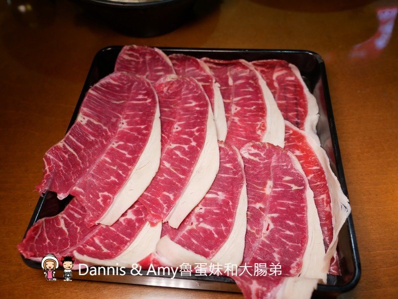 《新竹湖口工業區美食》精華食集。限量日式昆布高湯火鍋晚了就吃不到x平價大份量牛排。冰淇淋湯品甜品飲料吃到飽︱湖口聚餐好去處。免費停車場免服務費（影片）