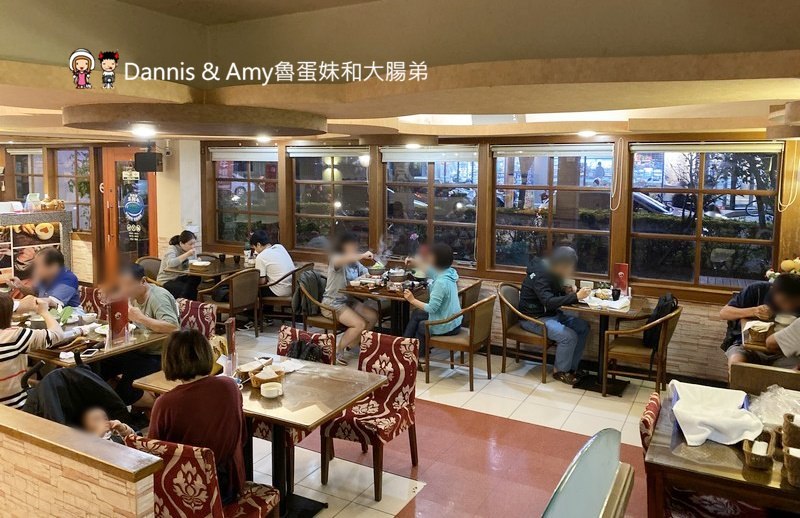 《新竹湖口工業區美食》精華食集。限量日式昆布高湯火鍋晚了就吃不到x平價大份量牛排。冰淇淋湯品甜品飲料吃到飽︱湖口聚餐好去處。免費停車場免服務費（影片）