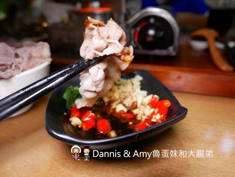 《新竹湖口工業區美食》精華食集。限量日式昆布高湯火鍋晚了就吃不到x平價大份量牛排。冰淇淋湯品甜品飲料吃到飽︱湖口聚餐好去處。免費停車場免服務費（影片）