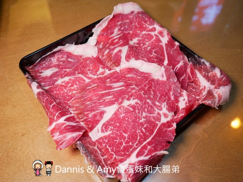 《新竹湖口工業區美食》精華食集。限量日式昆布高湯火鍋晚了就吃不到x平價大份量牛排。冰淇淋湯品甜品飲料吃到飽︱湖口聚餐好去處。免費停車場免服務費（影片）