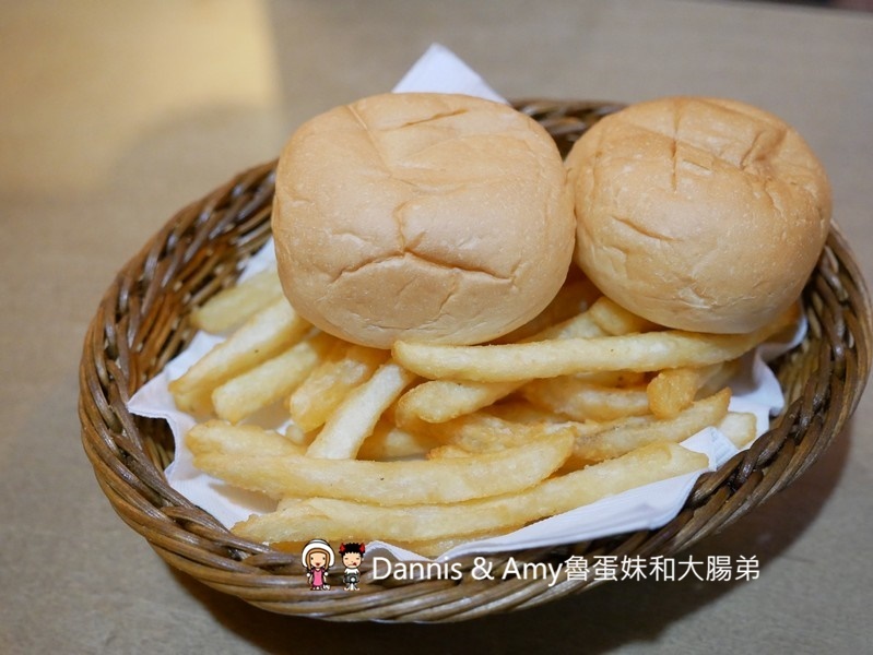 《新竹湖口工業區美食》精華食集。限量日式昆布高湯火鍋晚了就吃不到x平價大份量牛排。冰淇淋湯品甜品飲料吃到飽︱湖口聚餐好去處。免費停車場免服務費（影片）