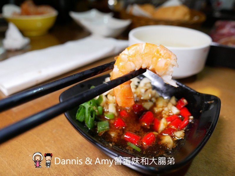 《新竹湖口工業區美食》精華食集。限量日式昆布高湯火鍋晚了就吃不到x平價大份量牛排。冰淇淋湯品甜品飲料吃到飽︱湖口聚餐好去處。免費停車場免服務費（影片）