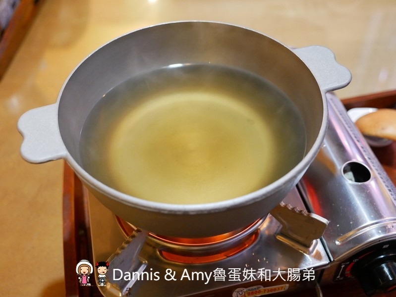 《新竹湖口工業區美食》精華食集。限量日式昆布高湯火鍋晚了就吃不到x平價大份量牛排。冰淇淋湯品甜品飲料吃到飽︱湖口聚餐好去處。免費停車場免服務費（影片）