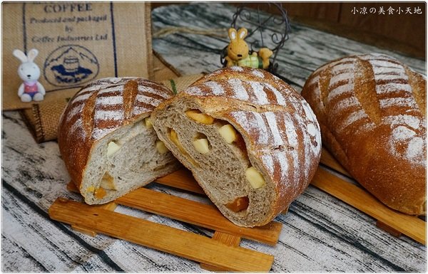 Chiyis齊益烘焙坊：『台中。西區』齊益烘焙坊║公益路蔬食烘焙坊，自製培養酵母，飄出天然養生歐胖，另有搶手伴手禮重乳酪、曲奇餅乾