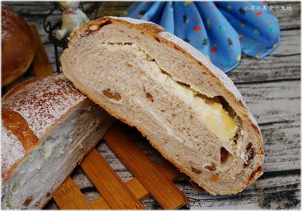 Chiyis齊益烘焙坊：『台中。西區』齊益烘焙坊║公益路蔬食烘焙坊，自製培養酵母，飄出天然養生歐胖，另有搶手伴手禮重乳酪、曲奇餅乾