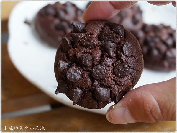 Chiyis齊益烘焙坊：『台中。西區』齊益烘焙坊║公益路蔬食烘焙坊，自製培養酵母，飄出天然養生歐胖，另有搶手伴手禮重乳酪、曲奇餅乾