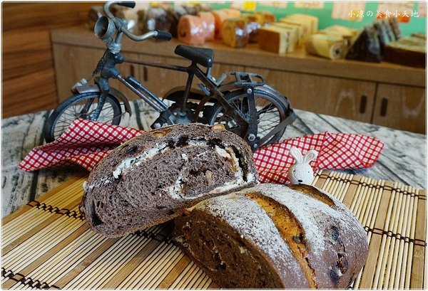 Chiyis齊益烘焙坊：『台中。西區』齊益烘焙坊║公益路蔬食烘焙坊，自製培養酵母，飄出天然養生歐胖，另有搶手伴手禮重乳酪、曲奇餅乾