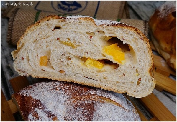 Chiyis齊益烘焙坊：『台中。西區』齊益烘焙坊║公益路蔬食烘焙坊，自製培養酵母，飄出天然養生歐胖，另有搶手伴手禮重乳酪、曲奇餅乾