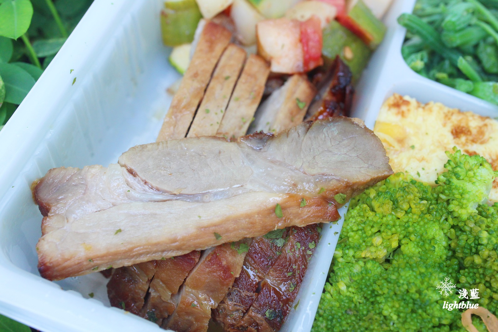 午餐外送/自取餐盒：蜂鳥食堂～多蔬菜，減油不清淡的美味健康飯盒，app訂購結帳好方便