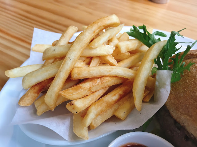 [食記] 新竹 Sarabeths紐約早餐女王。雙人分享餐，多款選擇、更划算!(巨城SOGO店)