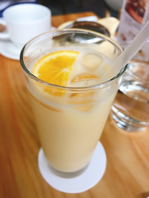 [食記] 新竹 Sarabeths紐約早餐女王。雙人分享餐，多款選擇、更划算!(巨城SOGO店)