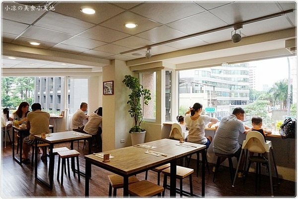 老阿太麵館：台中西區』老阿太麵館║科博館川菜美食，牛肉麵VS肉排麵，滿足各方老饕，記憶中的樸實味道