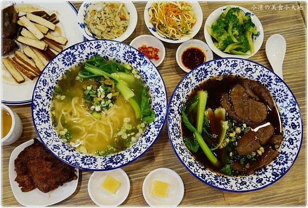 老阿太麵館：台中西區』老阿太麵館║科博館川菜美食，牛肉麵VS肉排麵，滿足各方老饕，記憶中的樸實味道
