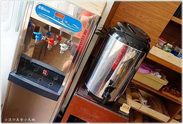 老阿太麵館：台中西區』老阿太麵館║科博館川菜美食，牛肉麵VS肉排麵，滿足各方老饕，記憶中的樸實味道