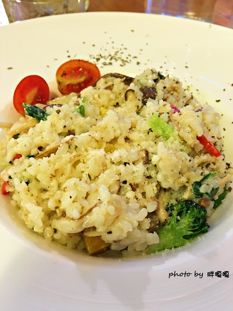 【台中 南屯】柒晌。我的菜🍵咖啡🍴蔬食🍸果汁,豐樂公園附近的蔬食餐廳,食材新鮮,餐點對身體較無負擔😊😊😊