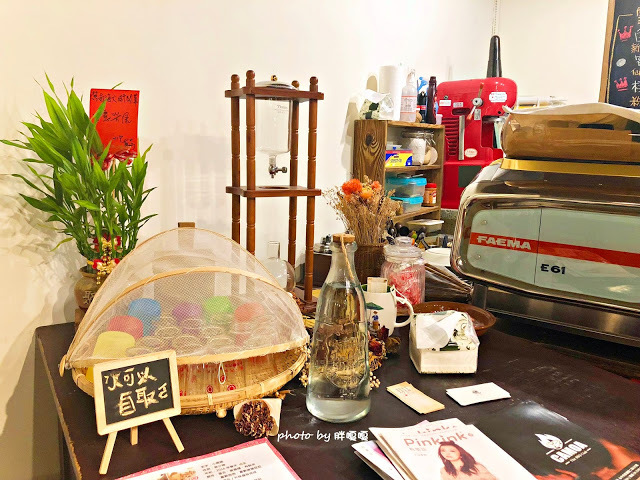 【台中 北區】南海六街🍨大玩創意的復古冰品店，桂花拿鐵口味好吸引人，還有啤酒為基底的啤酒嚕冰花 🍺🍻抓住秋冬前可以吃冰的時刻，衝一波吧！