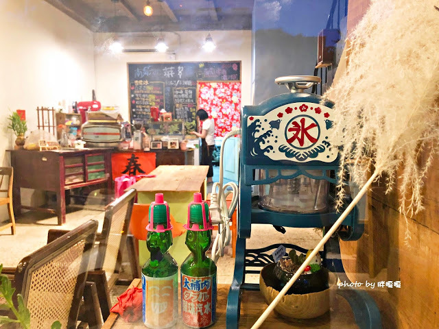【台中 北區】南海六街🍨大玩創意的復古冰品店，桂花拿鐵口味好吸引人，還有啤酒為基底的啤酒嚕冰花 🍺🍻抓住秋冬前可以吃冰的時刻，衝一波吧！