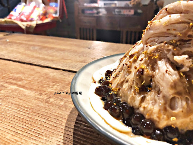 【台中 北區】南海六街🍨大玩創意的復古冰品店，桂花拿鐵口味好吸引人，還有啤酒為基底的啤酒嚕冰花 🍺🍻抓住秋冬前可以吃冰的時刻，衝一波吧！