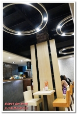 茶自點(豐原廟東店)：豐原泡沫紅茶店．夜市外的休閒美食歇脚新選擇──茶自點豐原廟東店