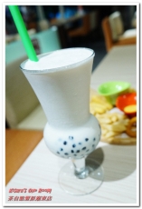 茶自點(豐原廟東店)：豐原泡沫紅茶店．夜市外的休閒美食歇脚新選擇──茶自點豐原廟東店