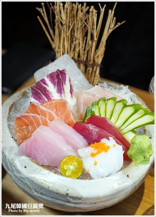 【台北內湖美食】九尾韓國豆腐煲連鎖專賣店.韓式料理店也有賣日本料理!當季食材創意料理,好看又好吃!