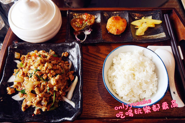 （FoOd桃園)♥獨特新食法泰式定食料理【Thai Cook泰酷】桃園區工業風裝潢的美食餐廳