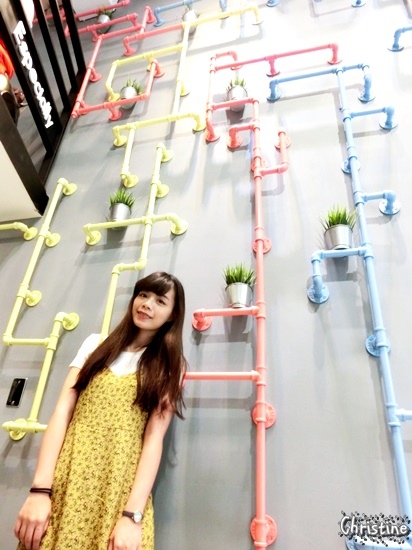 【台中。美食】 北區 / 芙露愛思 F.lu ICE，黃綠紅三色繽紛雪花冰，粉色系的工業風格，少女拍照夢幻系列，IG熱門打卡景點