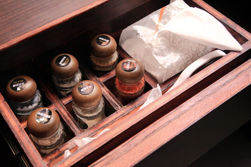 [桃園內壢]桃園燒烤吃到飽推薦，數十種食材隨你吃到飽，I PAD點餐絕不漏單！一燒十味昭和園-內壢省桃店 - 大手牽小手。玩樂趣