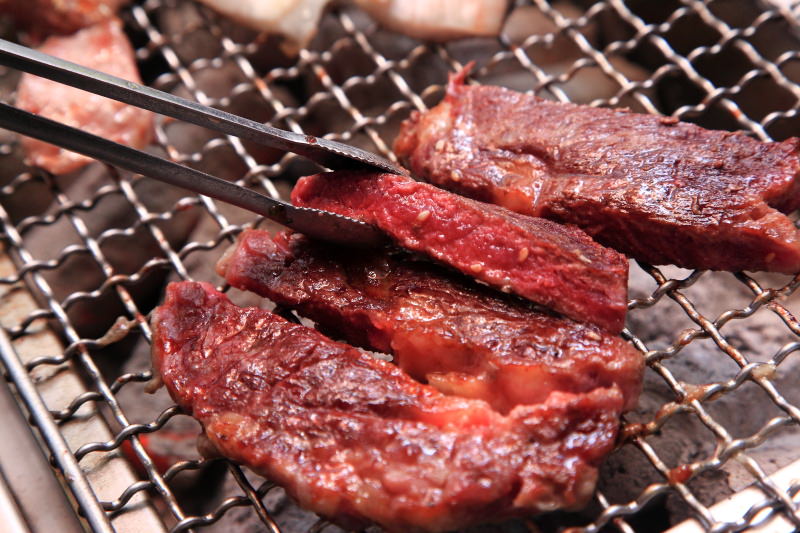 [桃園內壢]桃園燒烤吃到飽推薦，數十種食材隨你吃到飽，I PAD點餐絕不漏單！一燒十味昭和園-內壢省桃店 - 大手牽小手。玩樂趣