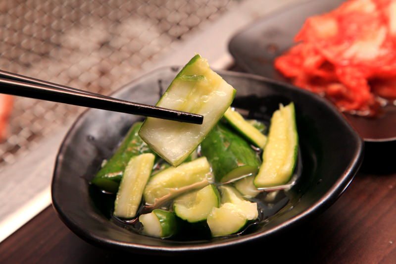 [桃園內壢]桃園燒烤吃到飽推薦，數十種食材隨你吃到飽，I PAD點餐絕不漏單！一燒十味昭和園-內壢省桃店 - 大手牽小手。玩樂趣