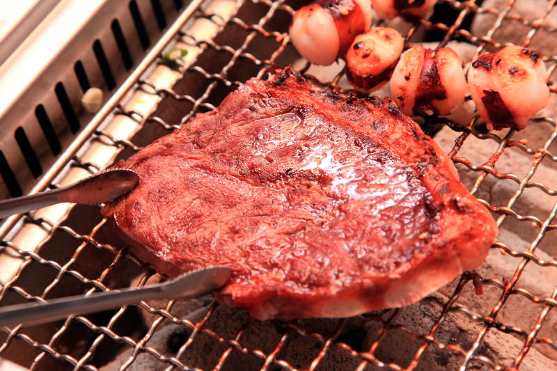 [桃園內壢]桃園燒烤吃到飽推薦，數十種食材隨你吃到飽，I PAD點餐絕不漏單！一燒十味昭和園-內壢省桃店 - 大手牽小手。玩樂趣