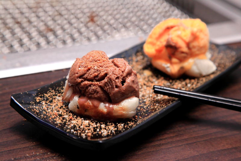 [桃園內壢]桃園燒烤吃到飽推薦，數十種食材隨你吃到飽，I PAD點餐絕不漏單！一燒十味昭和園-內壢省桃店 - 大手牽小手。玩樂趣