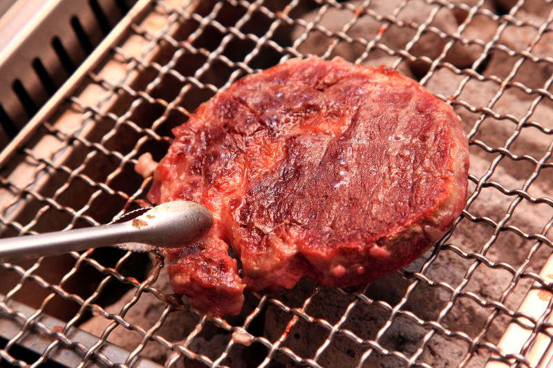 [桃園內壢]桃園燒烤吃到飽推薦，數十種食材隨你吃到飽，I PAD點餐絕不漏單！一燒十味昭和園-內壢省桃店 - 大手牽小手。玩樂趣