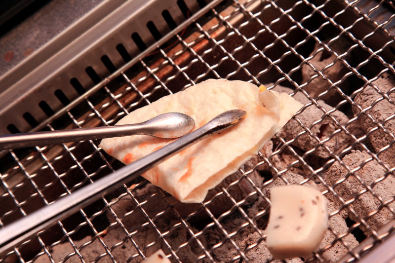 [桃園內壢]桃園燒烤吃到飽推薦，數十種食材隨你吃到飽，I PAD點餐絕不漏單！一燒十味昭和園-內壢省桃店 - 大手牽小手。玩樂趣