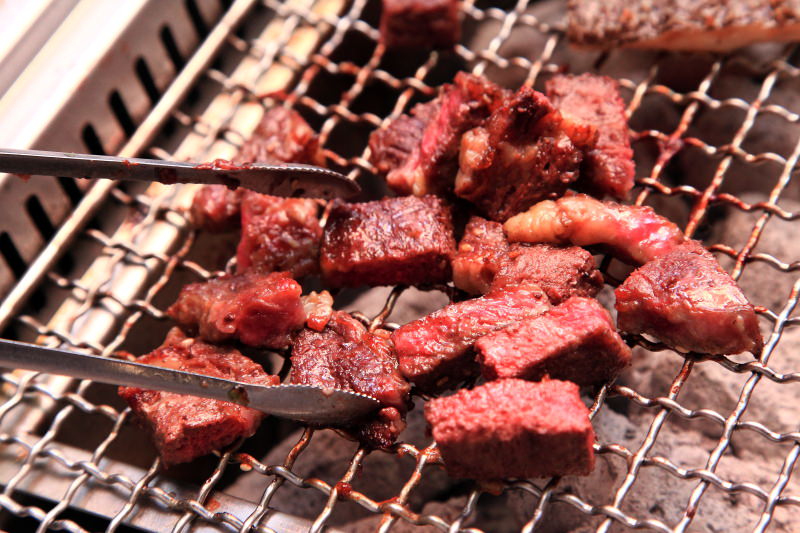 [桃園內壢]桃園燒烤吃到飽推薦，數十種食材隨你吃到飽，I PAD點餐絕不漏單！一燒十味昭和園-內壢省桃店 - 大手牽小手。玩樂趣