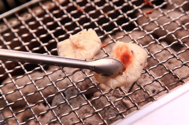 [桃園內壢]桃園燒烤吃到飽推薦，數十種食材隨你吃到飽，I PAD點餐絕不漏單！一燒十味昭和園-內壢省桃店 - 大手牽小手。玩樂趣