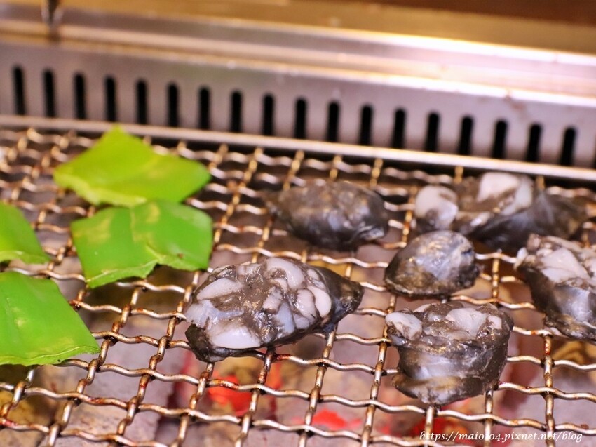 桃園中壢美食｜一燒十味昭和園內壢省桃店～火烤兩吃吃到飽、龍蝦吃到飽，自助吧冷飲、冰淇淋無限供應