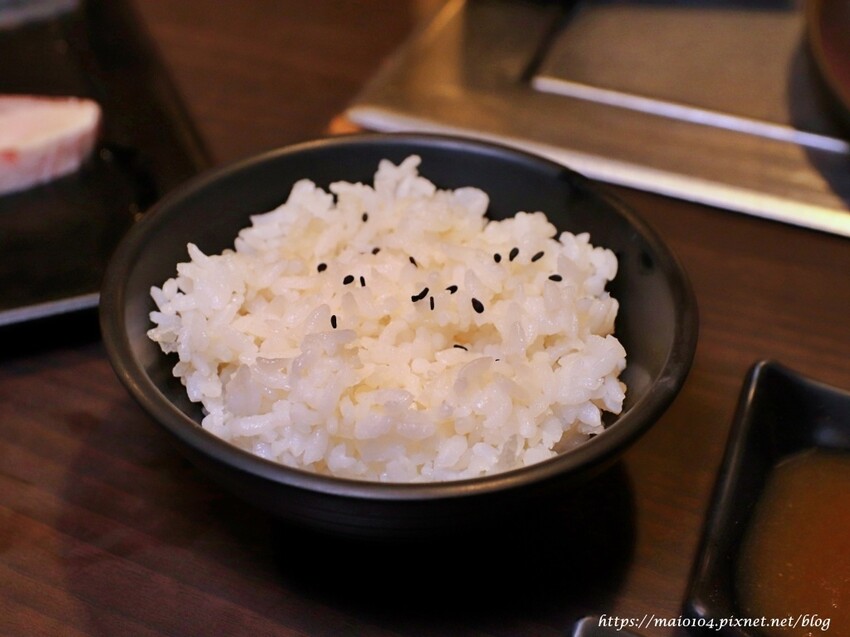 桃園中壢美食｜一燒十味昭和園內壢省桃店～火烤兩吃吃到飽、龍蝦吃到飽，自助吧冷飲、冰淇淋無限供應