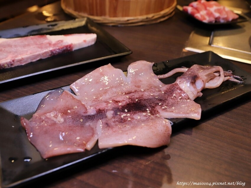 桃園中壢美食｜一燒十味昭和園內壢省桃店～火烤兩吃吃到飽、龍蝦吃到飽，自助吧冷飲、冰淇淋無限供應