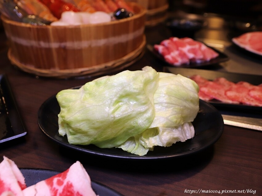 桃園中壢美食｜一燒十味昭和園內壢省桃店～火烤兩吃吃到飽、龍蝦吃到飽，自助吧冷飲、冰淇淋無限供應