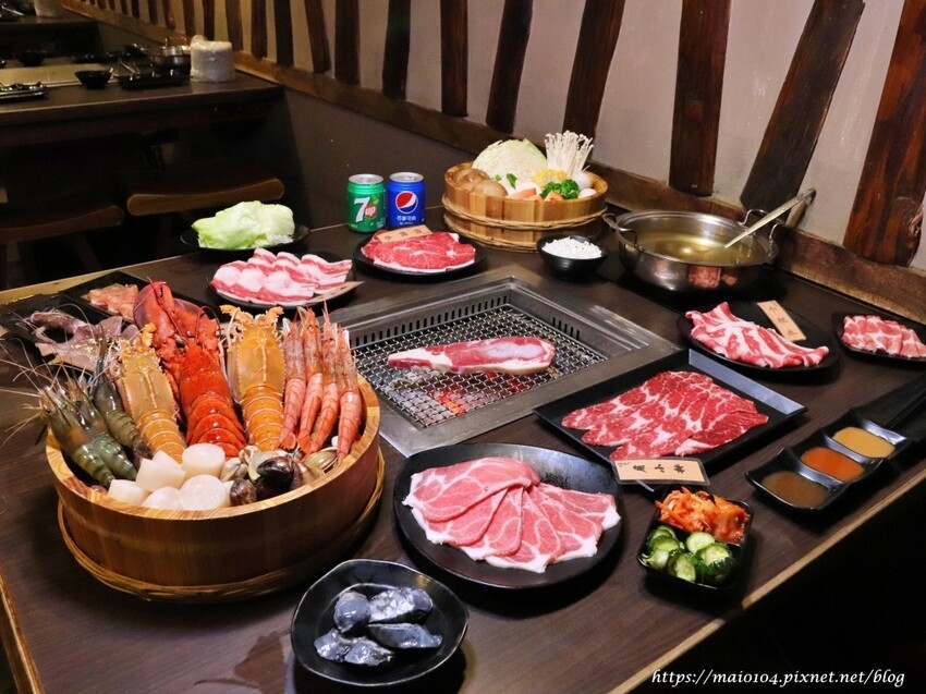 桃園中壢美食｜一燒十味昭和園內壢省桃店～火烤兩吃吃到飽、龍蝦吃到飽，自助吧冷飲、冰淇淋無限供應
