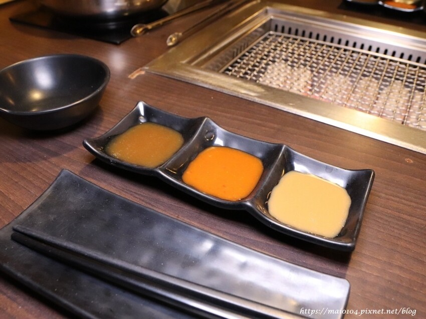 桃園中壢美食｜一燒十味昭和園內壢省桃店～火烤兩吃吃到飽、龍蝦吃到飽，自助吧冷飲、冰淇淋無限供應