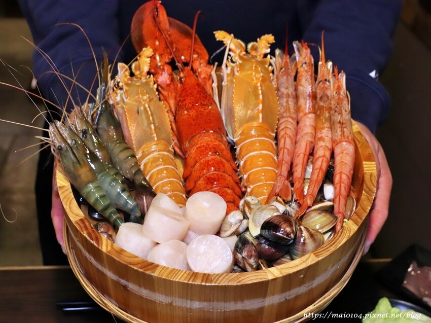 桃園中壢美食｜一燒十味昭和園內壢省桃店～火烤兩吃吃到飽、龍蝦吃到飽，自助吧冷飲、冰淇淋無限供應