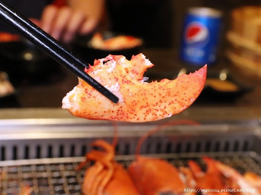 桃園中壢美食｜一燒十味昭和園內壢省桃店～火烤兩吃吃到飽、龍蝦吃到飽，自助吧冷飲、冰淇淋無限供應