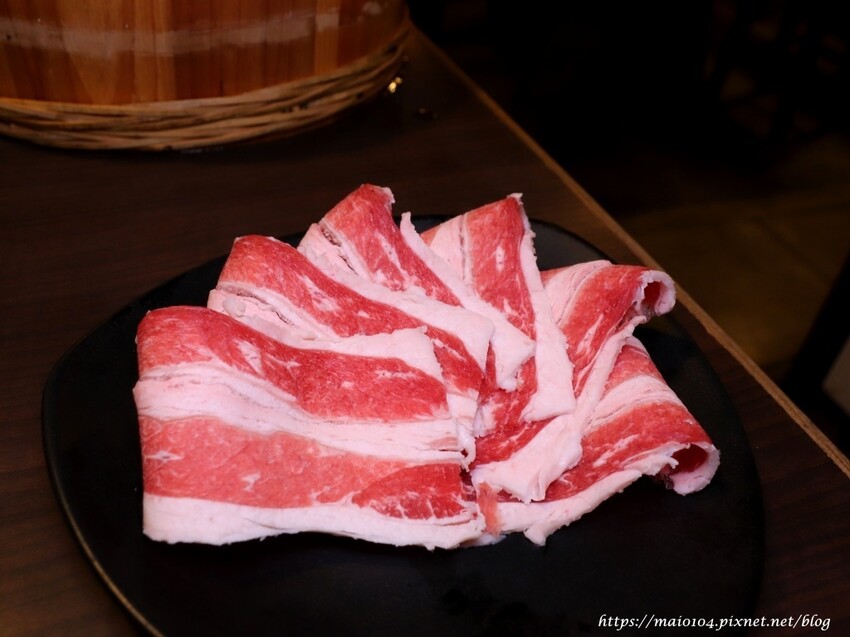 桃園中壢美食｜一燒十味昭和園內壢省桃店～火烤兩吃吃到飽、龍蝦吃到飽，自助吧冷飲、冰淇淋無限供應